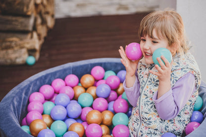 Flower Velvet Round Foam Ball Pit with 250 Balls